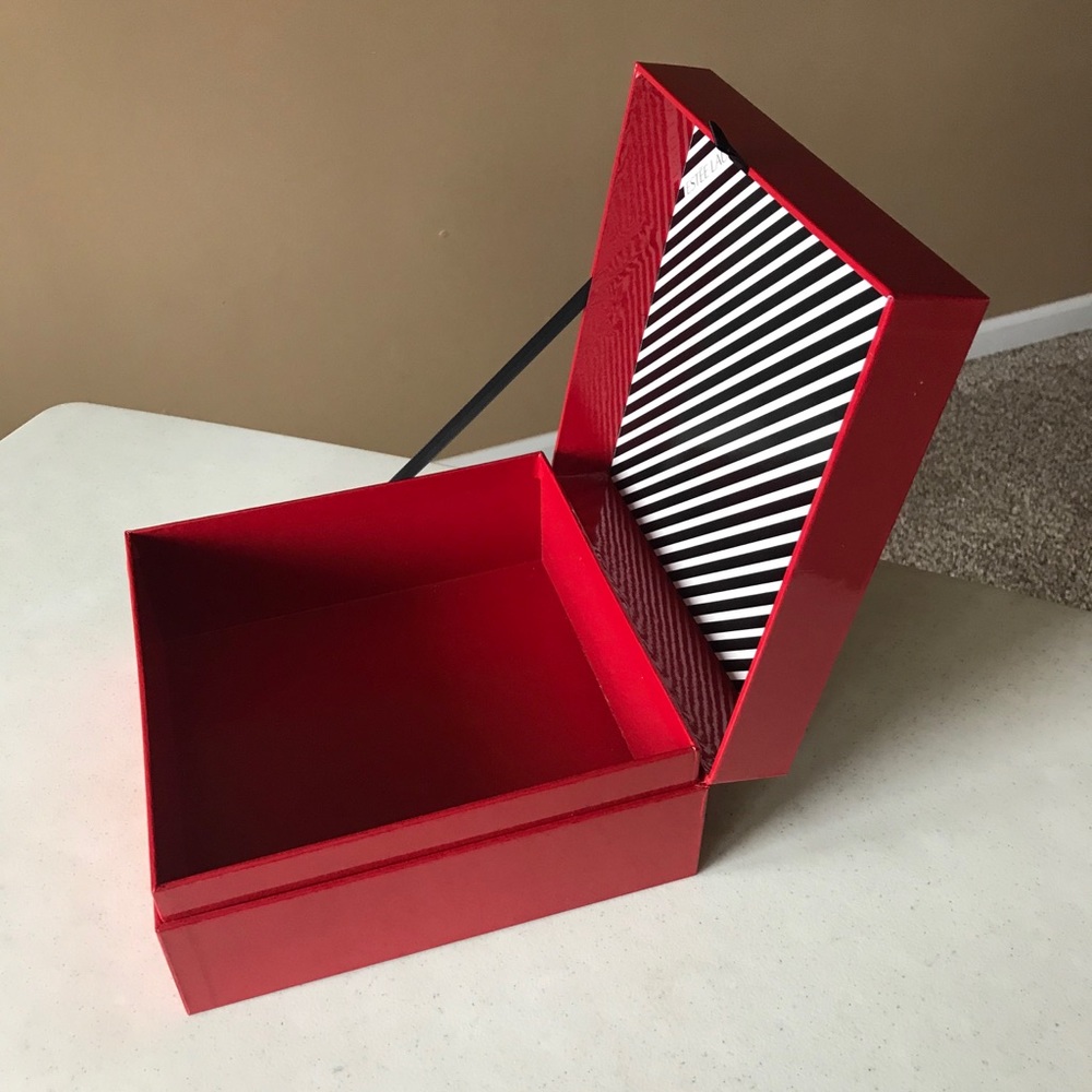 Estée Lauder Gift box or makeup organizer storage